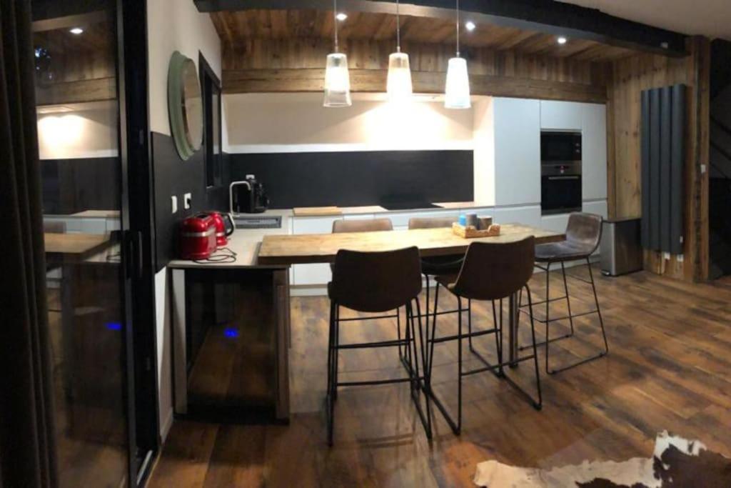 Husky , Familliale, Calme, Spatieux Chalet